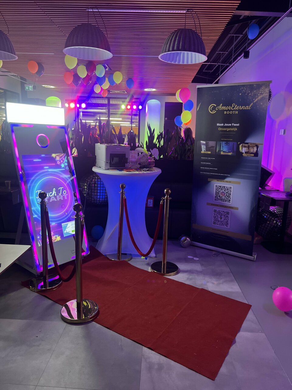 Entertainment van AmorEternalBooth details