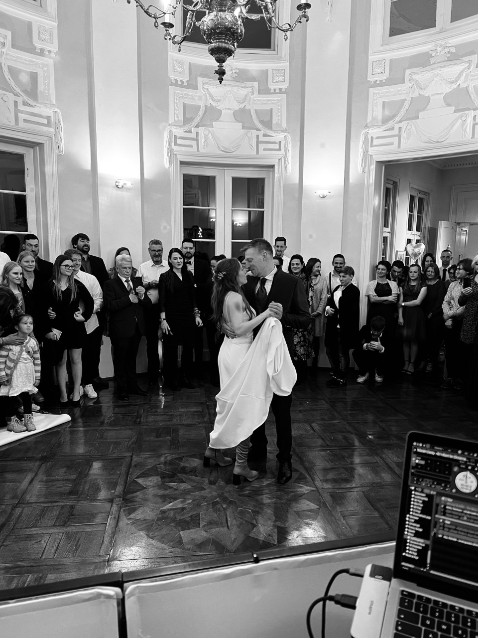 Muziek boeken bij DJ SKY