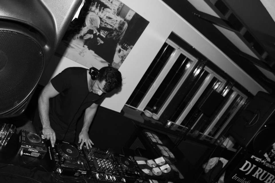 Muziek van DJ Rubo details