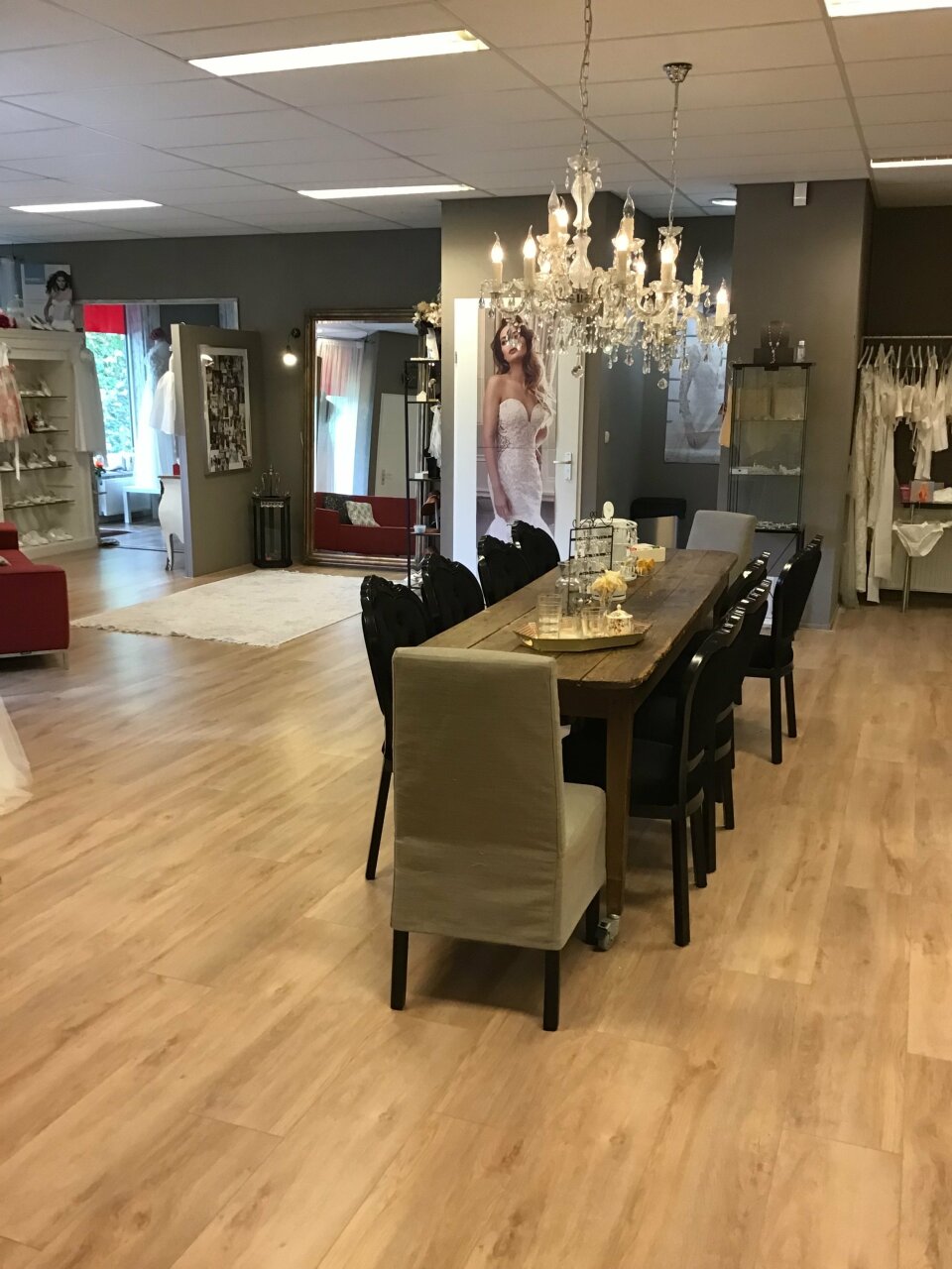 Trouwjurk van Bruidsmode Change details