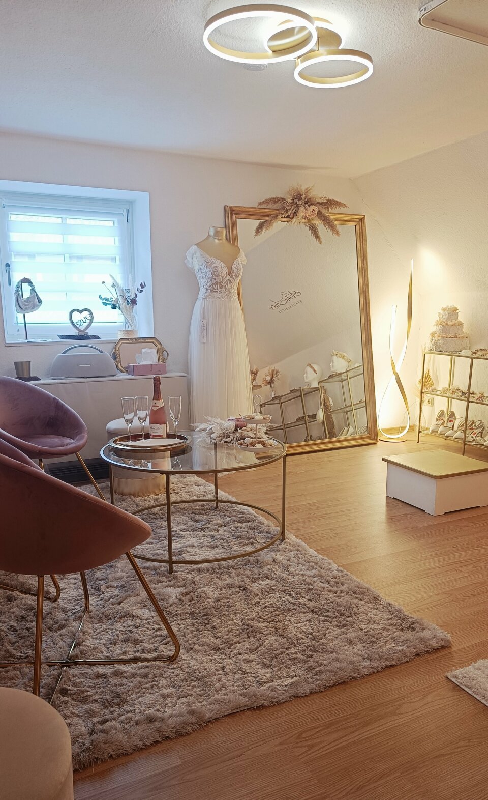 Niki Lace Brautkleider