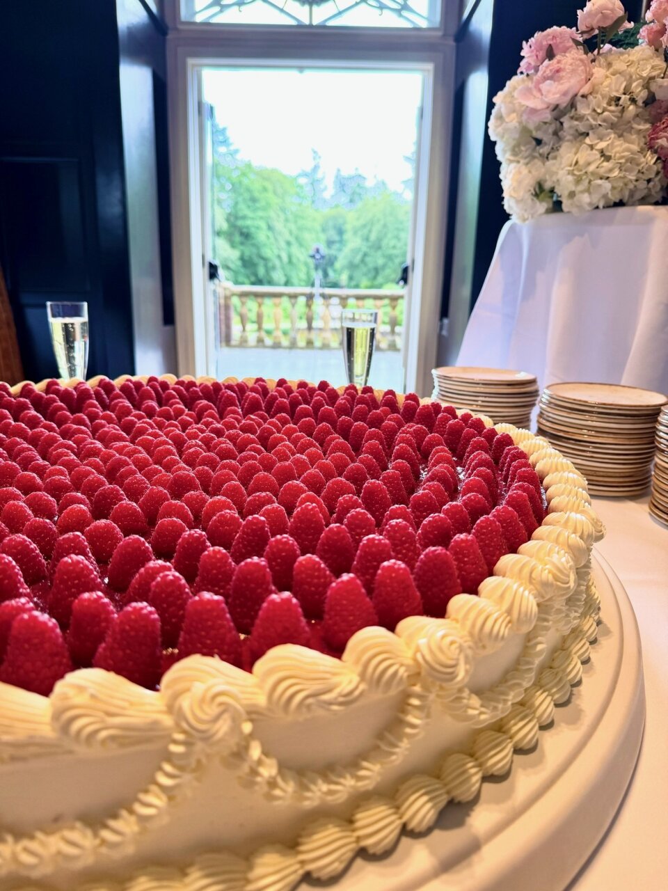 Bruidstaart van Mercuur Patisserie impressie