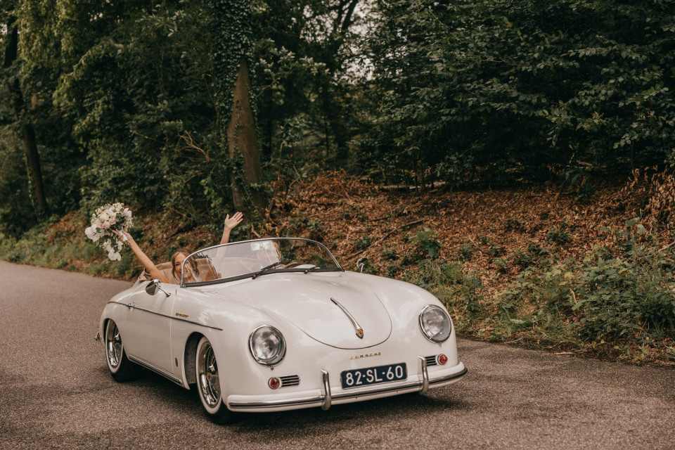 Trouwauto huren bij Oldtimer Centrum Twente