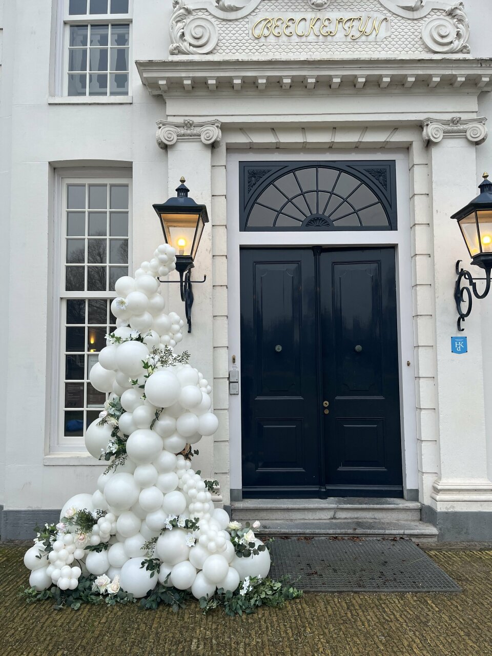 BLOND Balloon design