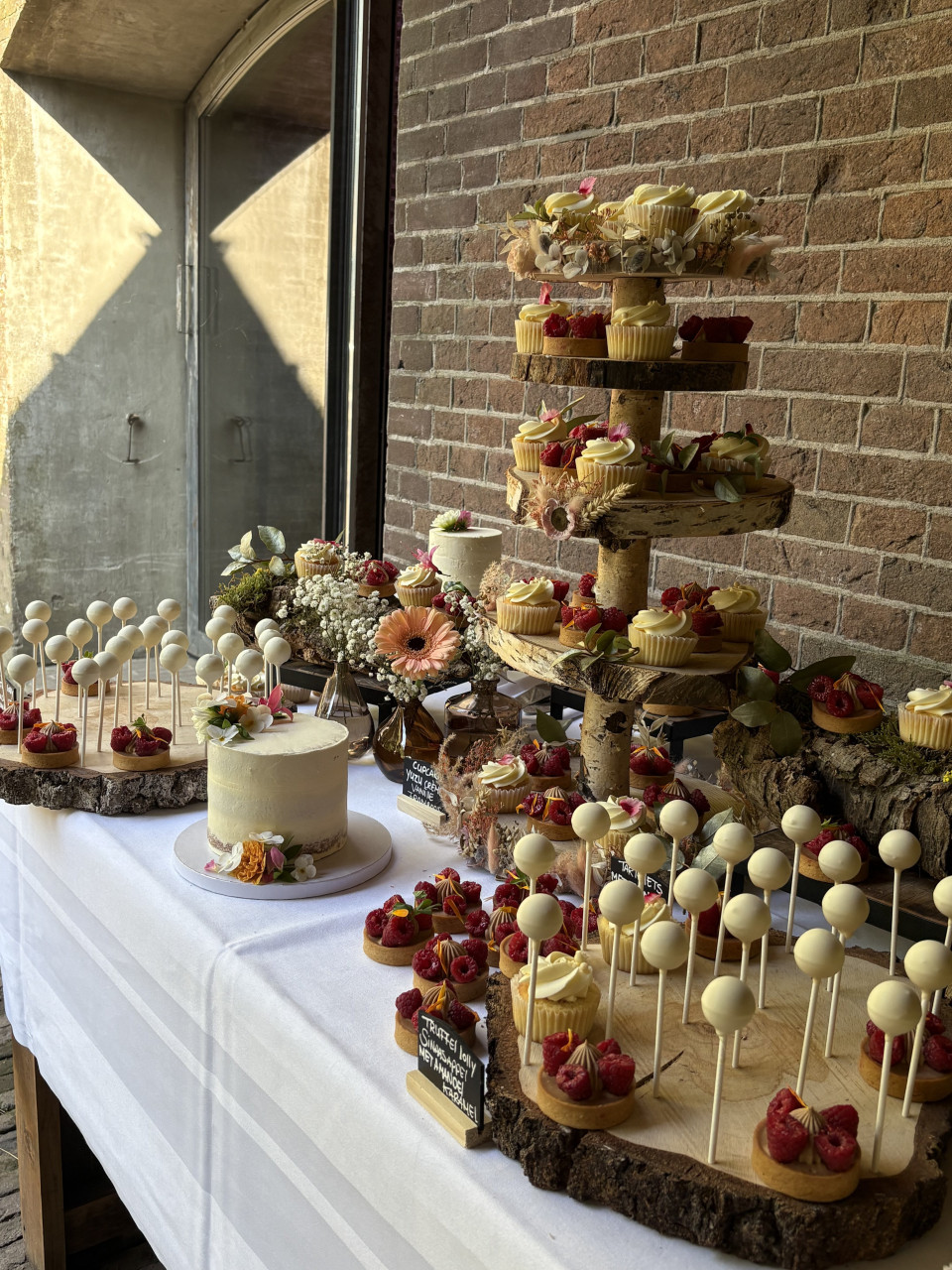 Bruidstaart van Oui! Patisserie impressie 3