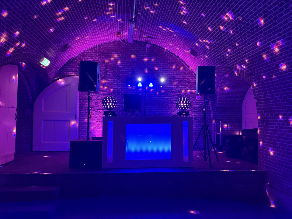 Muziek van Sfeer &amp; Sound DJ Service details