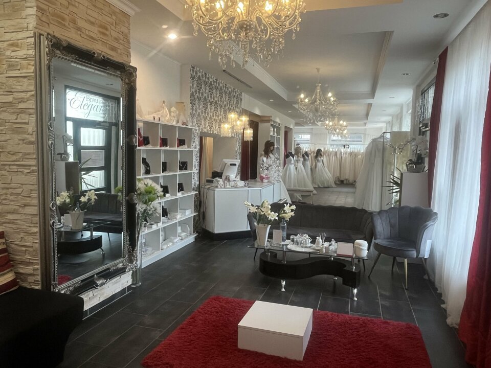 Trouwpak van Brautmoden Eleganz - Hochzeitsmode & Trauringe impressie 4