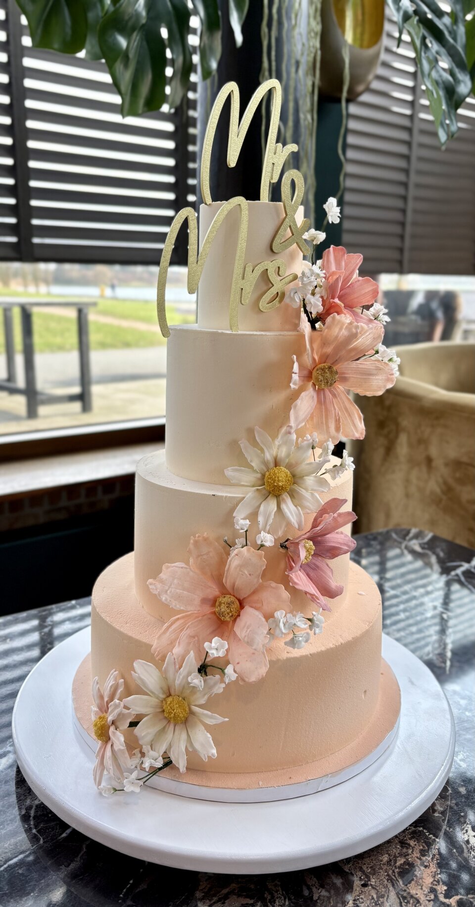 Bruidstaart van Oui! Patisserie overzicht
