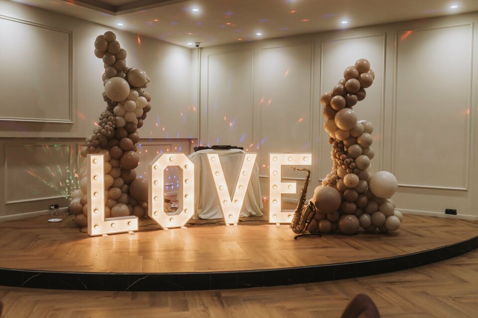 BLOND Balloon design