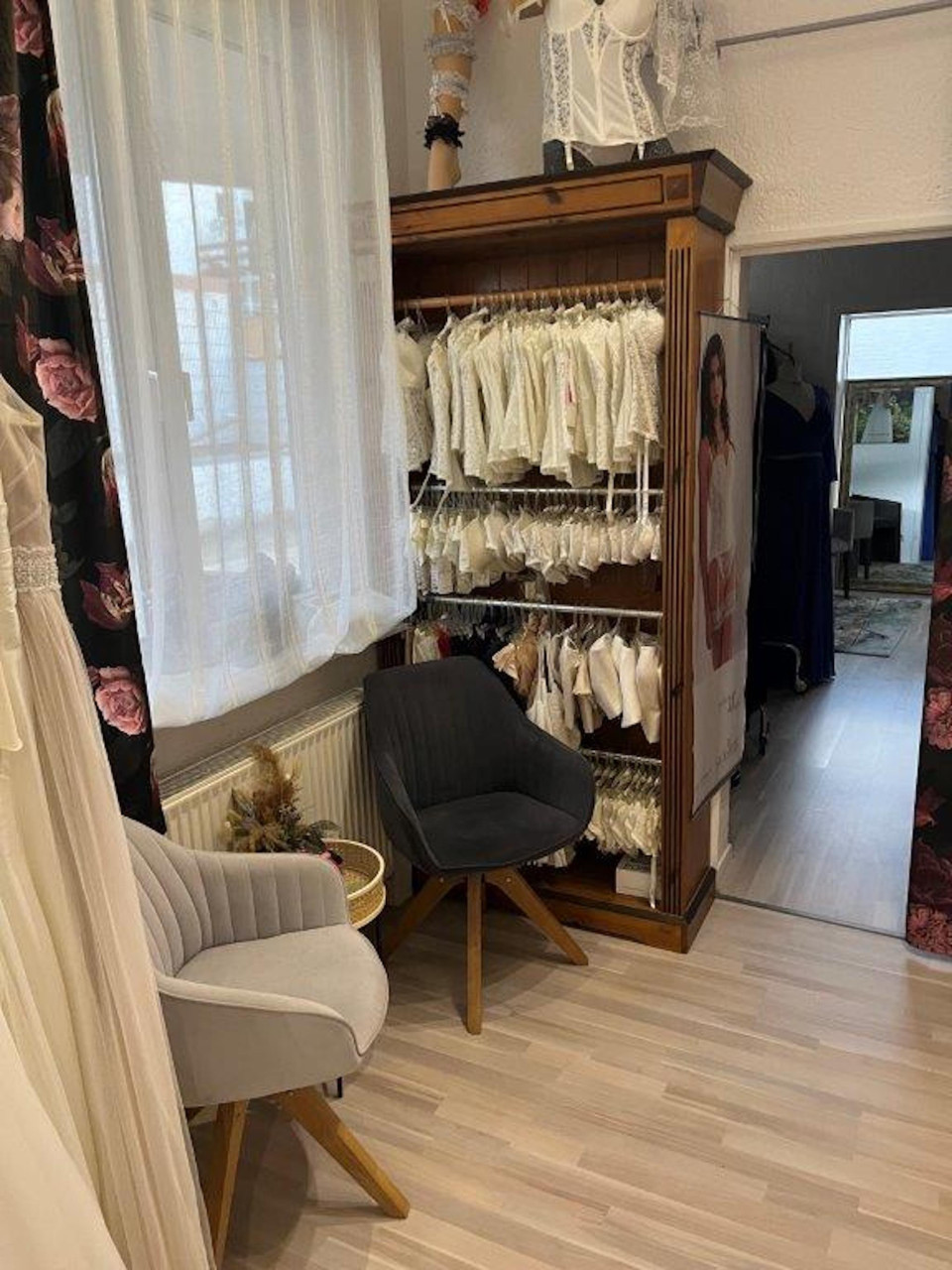 Trouwjurk van Bridal Fashion Braut -Bräutigam &amp; Festmode impressie 2