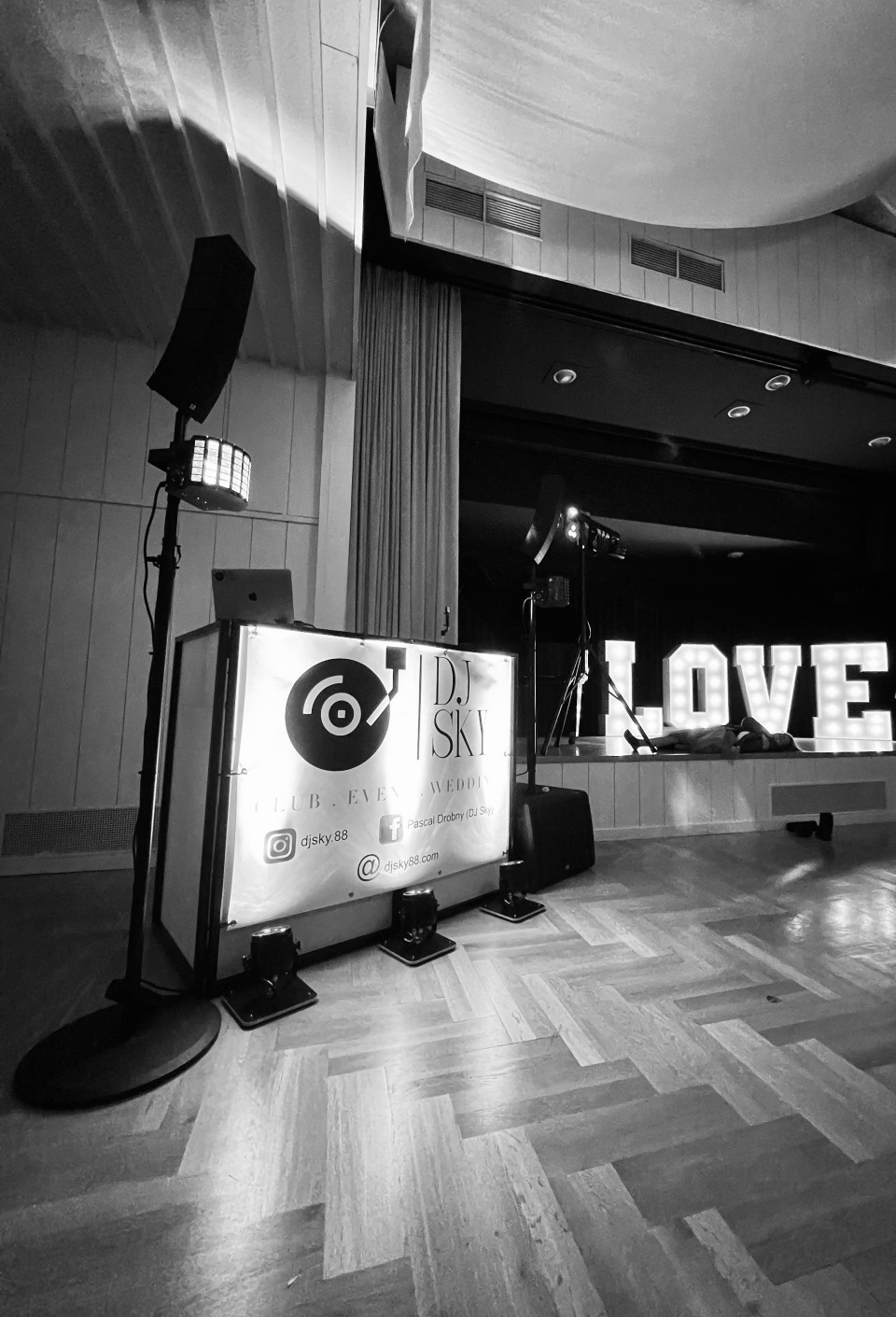 Muziek van DJ SKY impressie