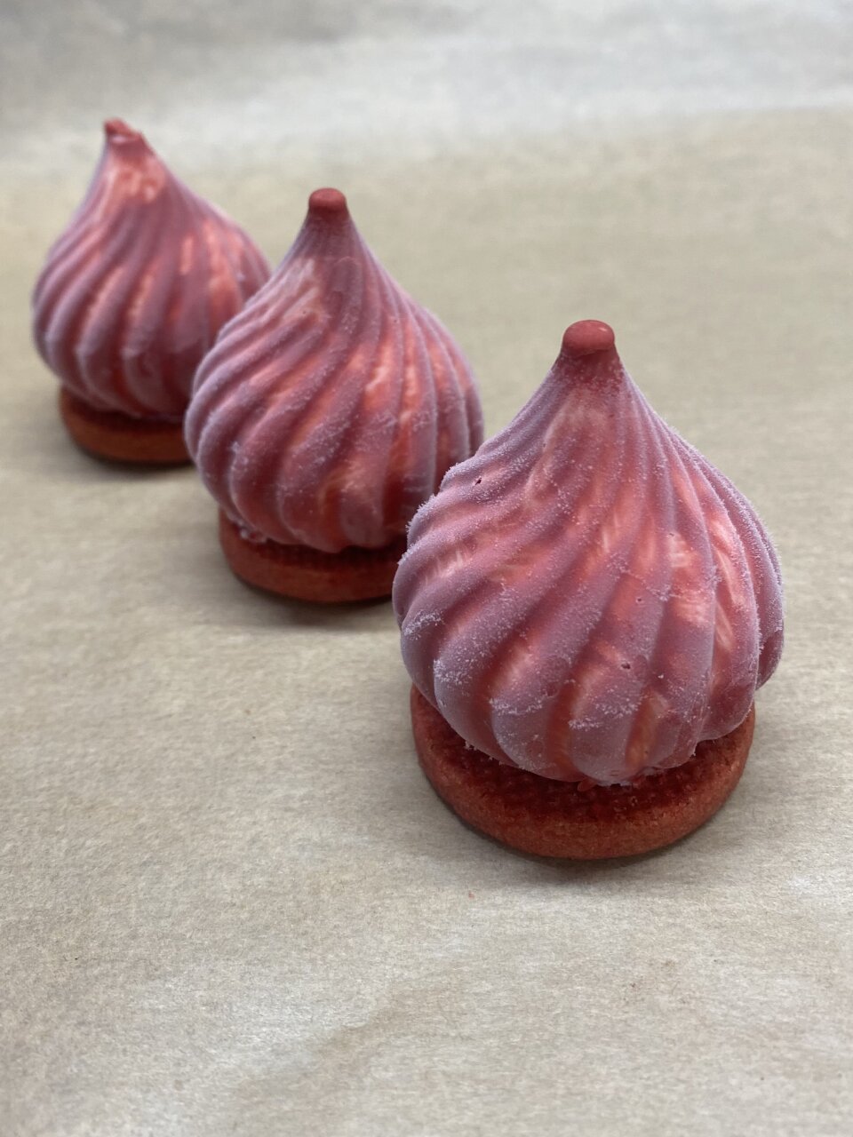 Bruidstaart van Patisserie Artisanale overzicht