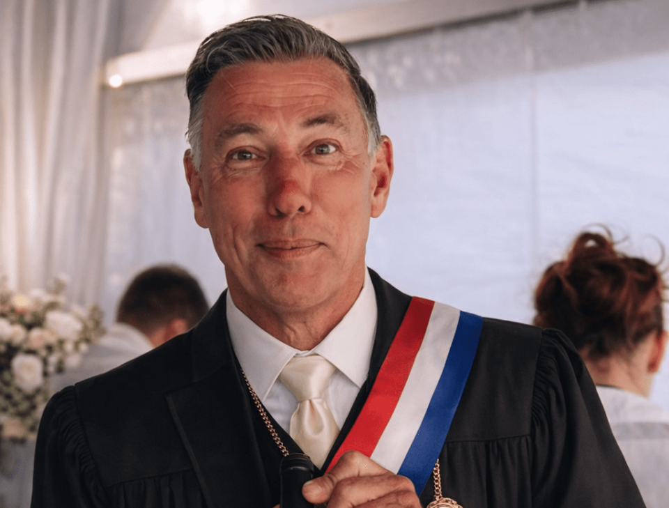 De Toffe Trouwambtenaar