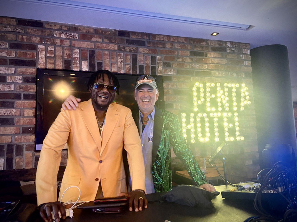 Muziek van Sir Robin details