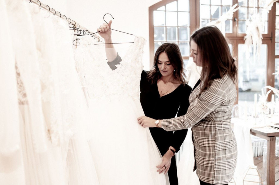 Trouwjurk van Jenari – Bridal Concept Store GBR impressie 2