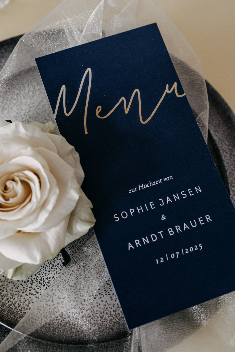 Menükarte in Dunkelblau