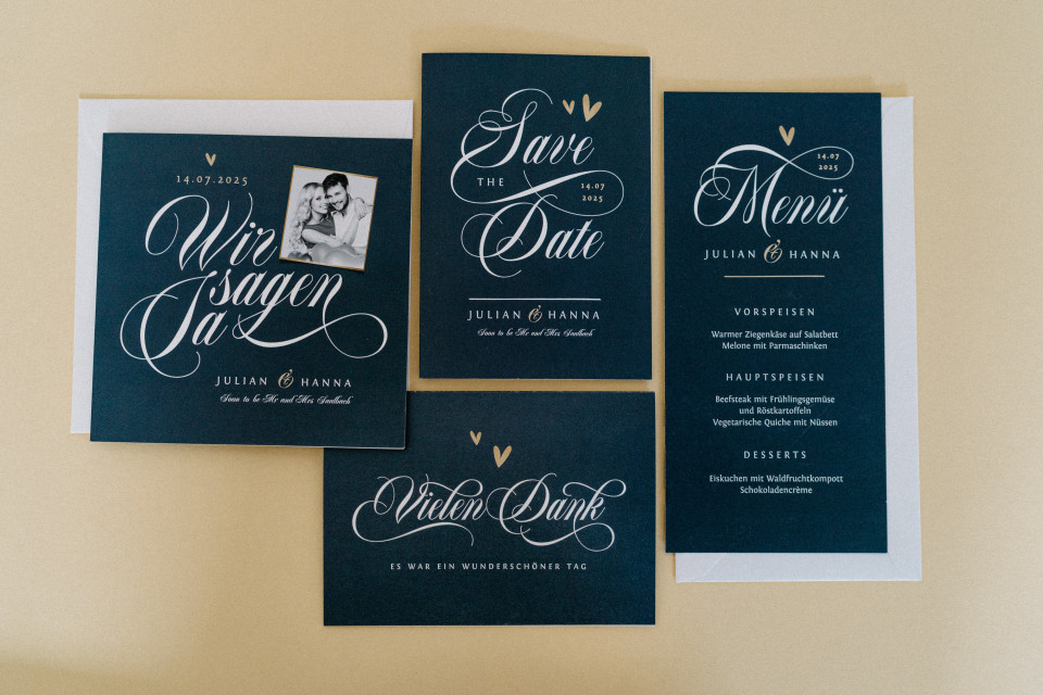 Hochzeitskarten in schwarz und weiß