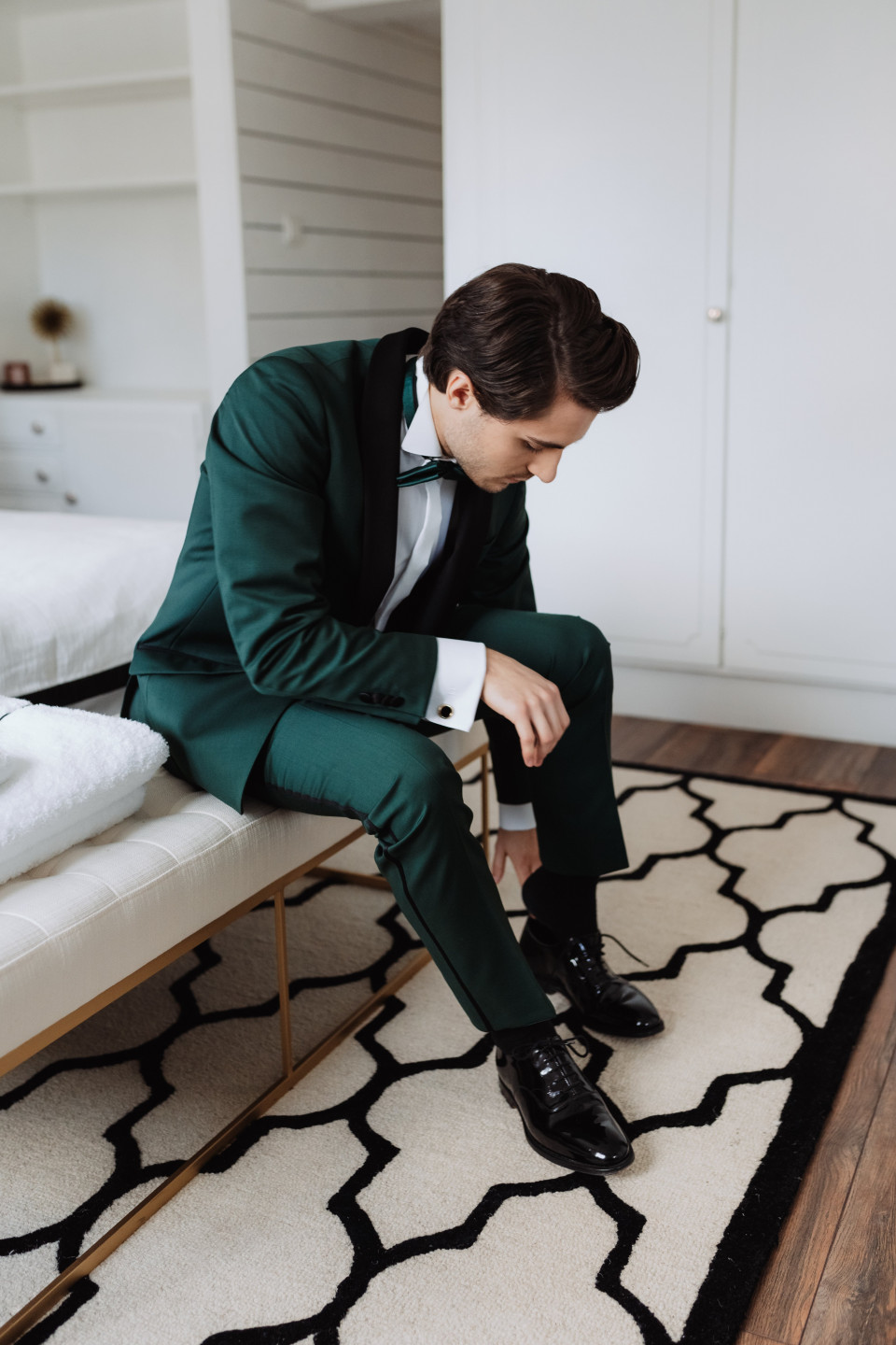 Eleganter Anzug für den Bräutigam in Petrol