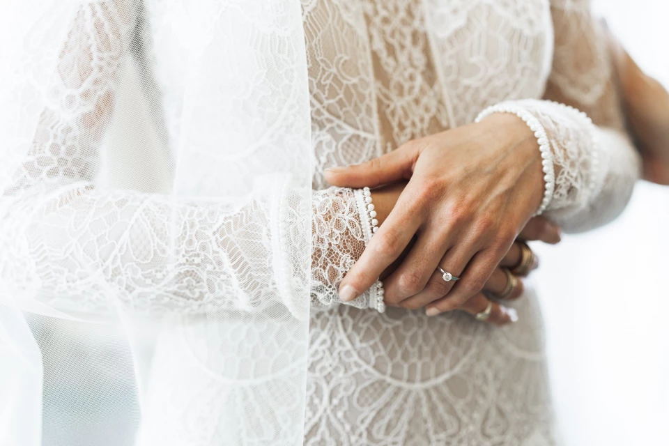 Ongles de mariée tendance : 6 astuces pour une manucure parfaite !