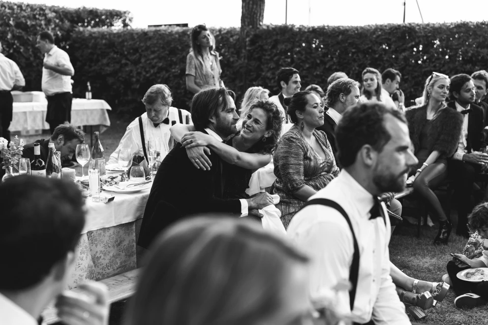 Tabu oder Trend? Die Wahrheit über das Tragen von Schwarz auf Hochzeiten