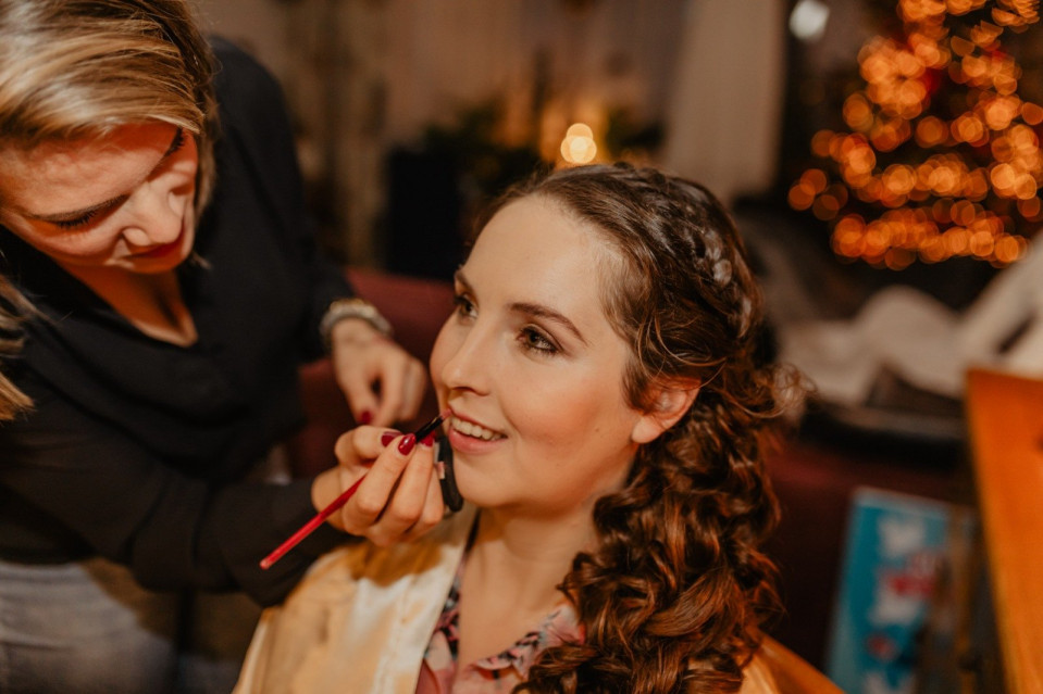 Bruidsmake-up door Laura Duijvestijn Make-up artist en Hairstyling details