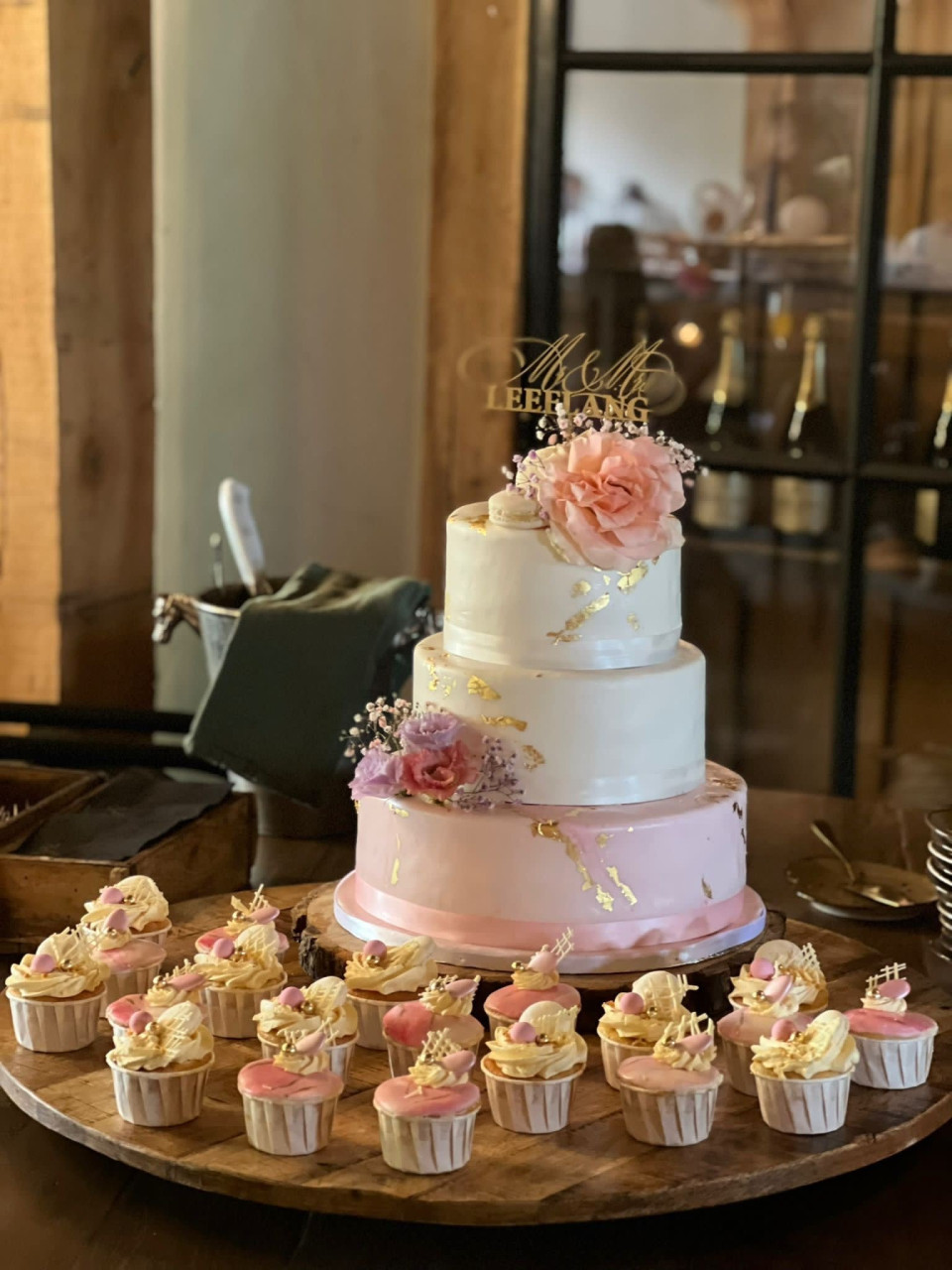 Bruidstaart van Plonie&#039;s Patisserie impressie 4