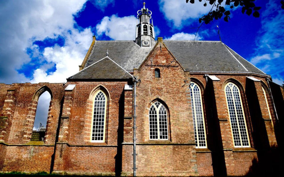 Trouwlocatie Ruïnekerk Bergen impressie 