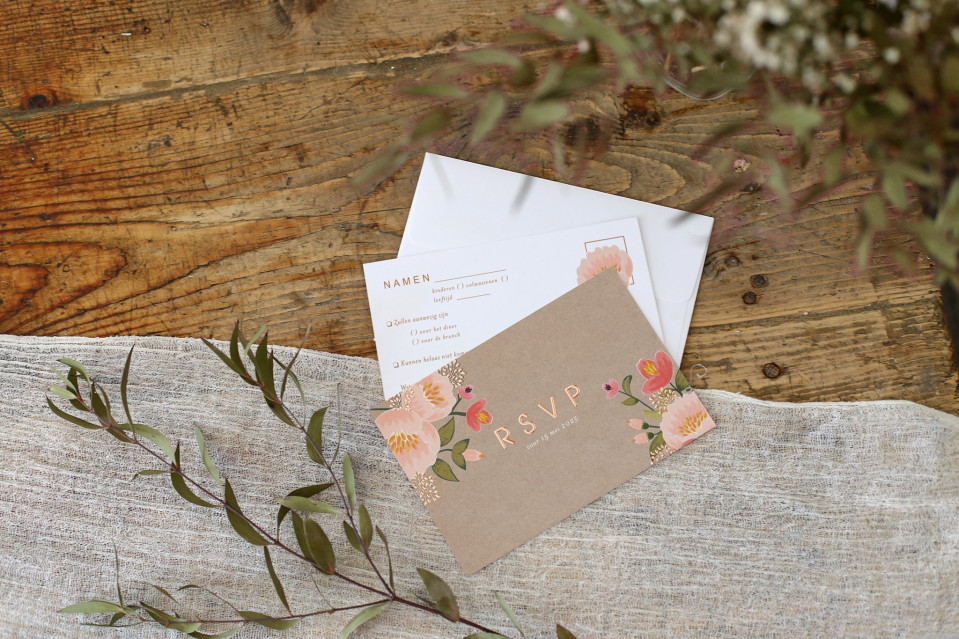 bloemen trouwuitnodiging