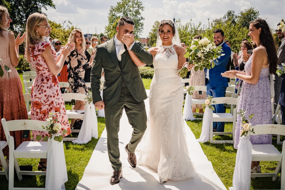 Jeu des adjectifs de mariage : définition, organisation et questions drôles