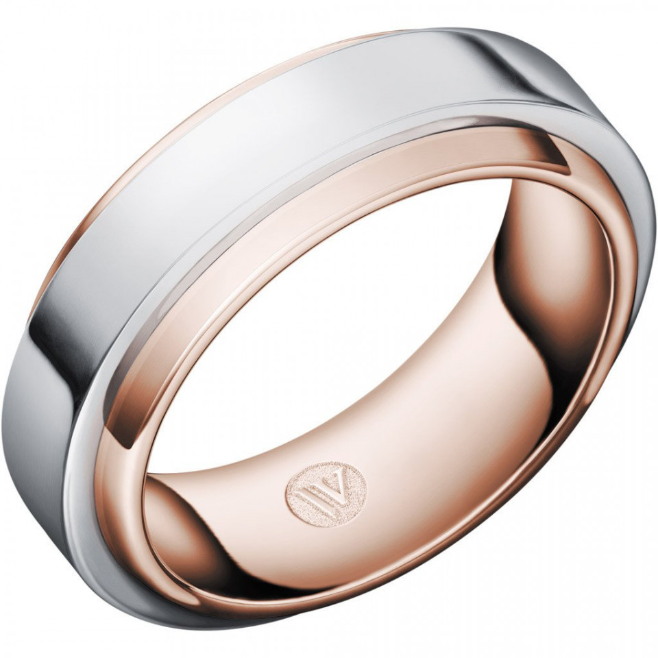 een roségouden en witgouden trouwring