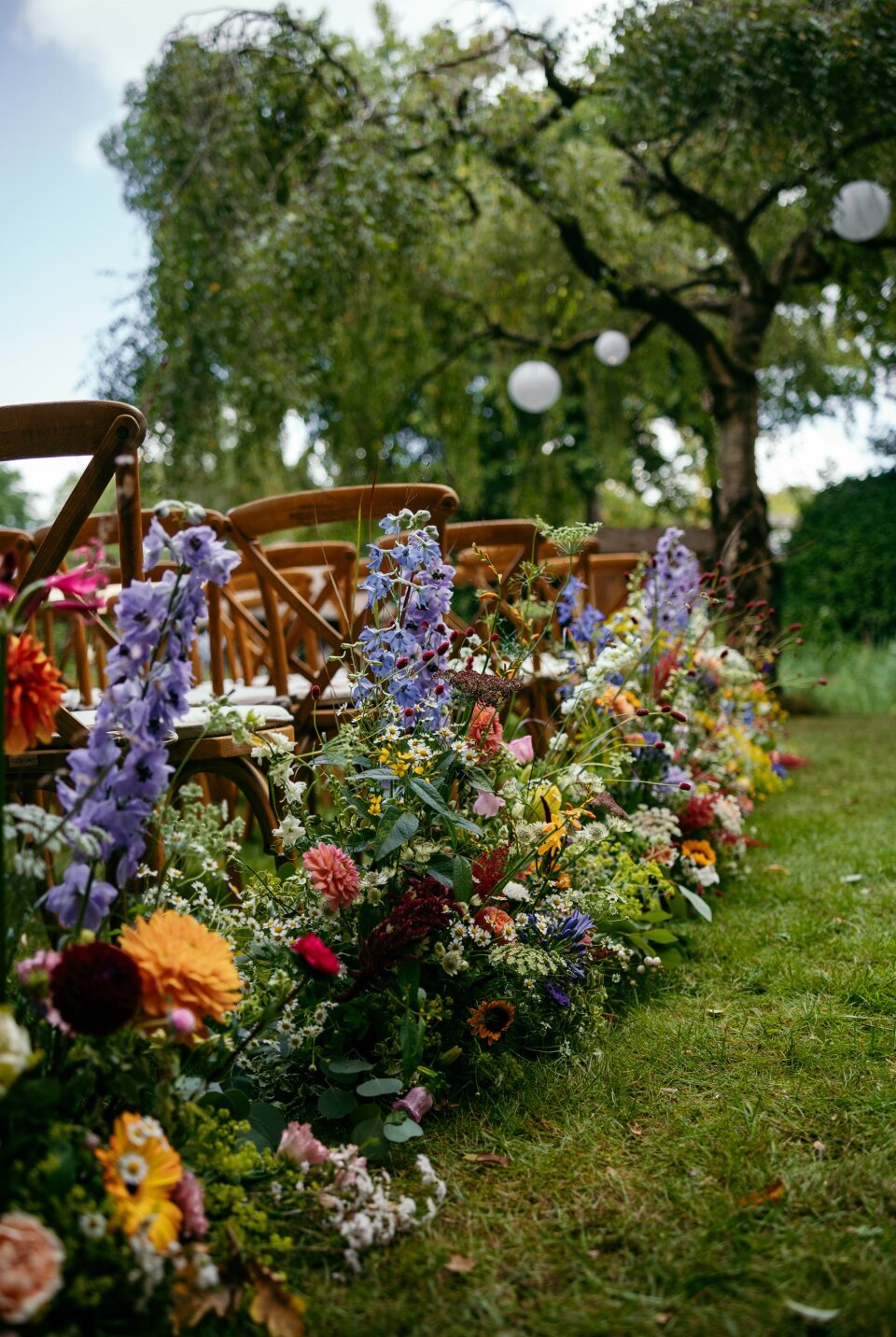 Veldbloemen decoratie ceremonie