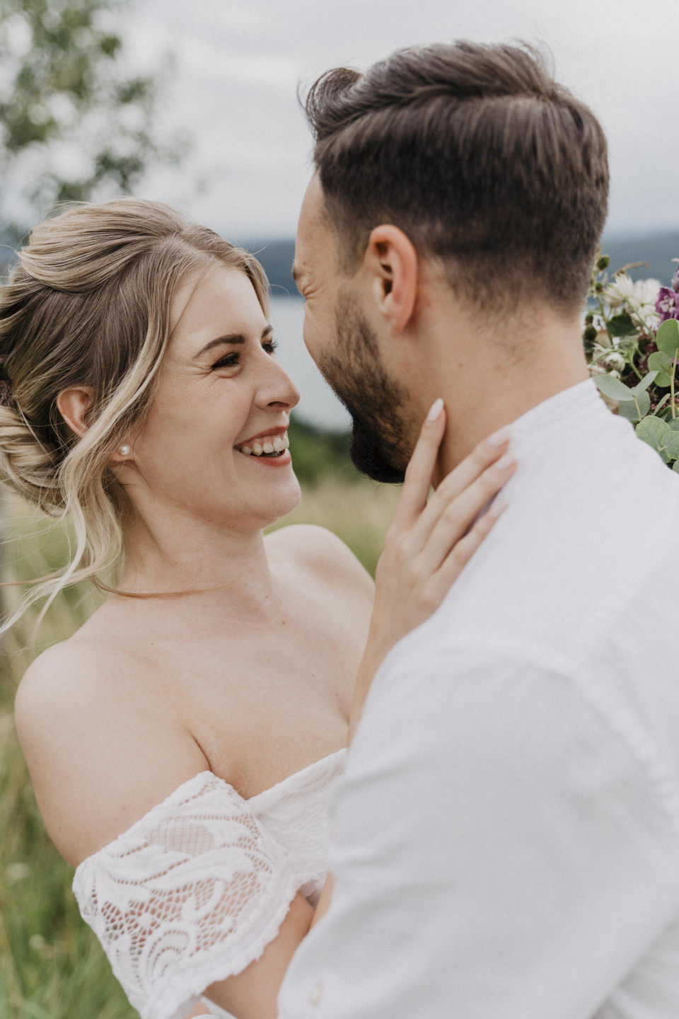 Natürlicher Look für eine entspannte Hochzeit