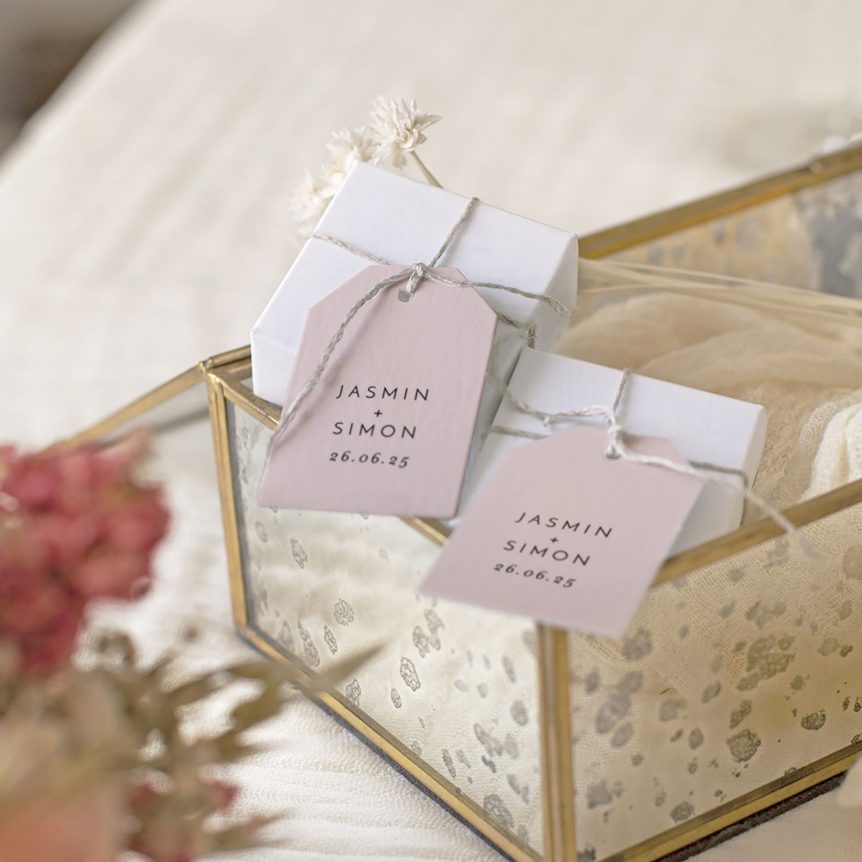 trouwuitnodiging met gouden blad