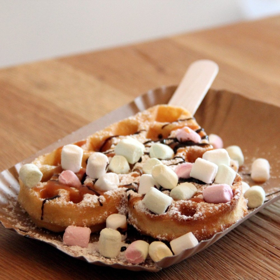 Catering van Mrs. Pritti - Waffelwagen mit Herz impressie 3
