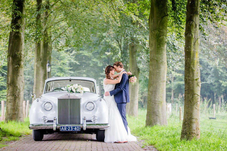 Bruidskapsel door Bruidsstyliste Linda Zandee - Visagie & Hairstyling impressie 4