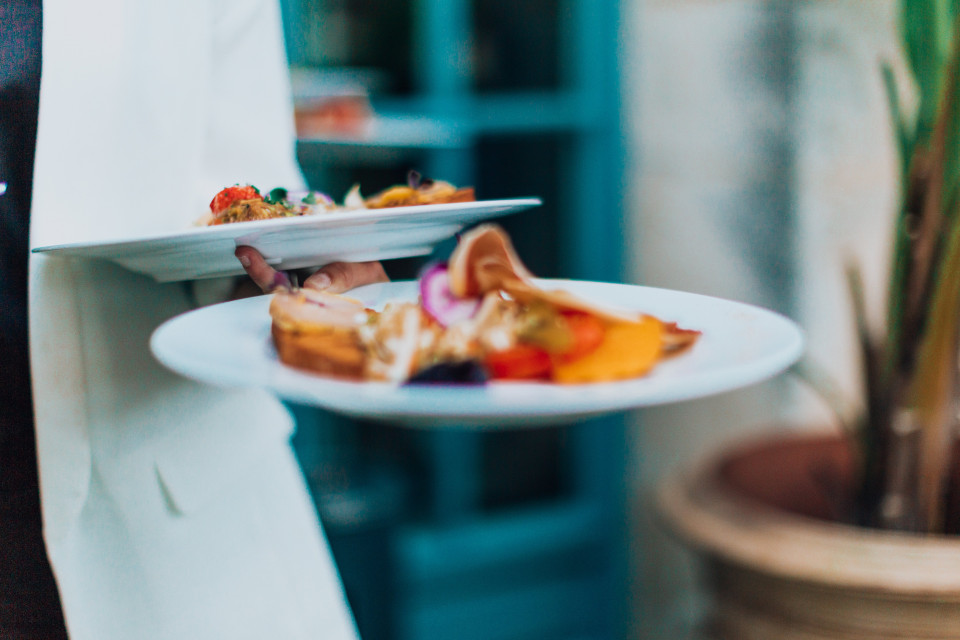 Was kostet das Catering für die Hochzeit? ThePerfectWedding.de