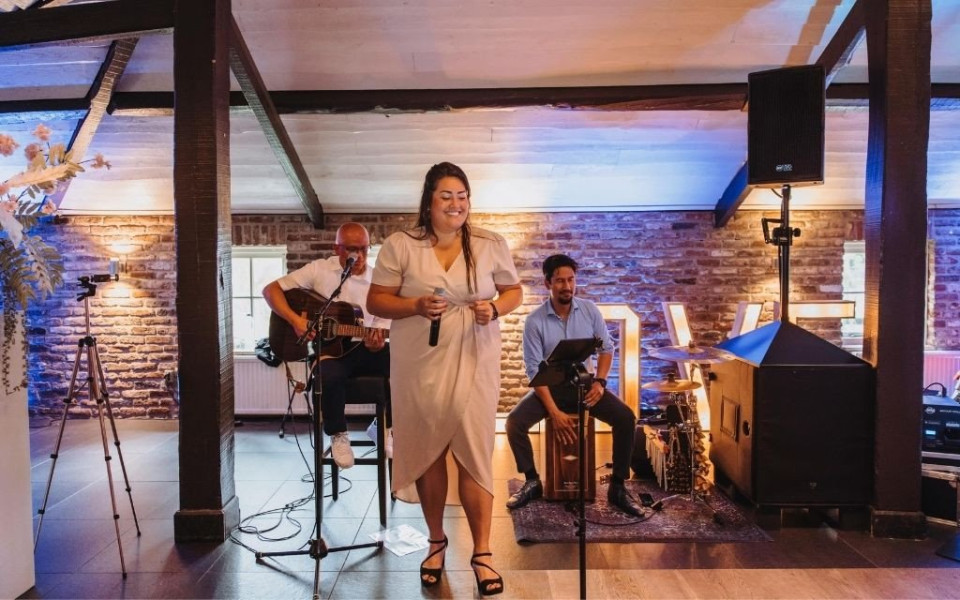 Muziek van Naomi Vischer | Bruiloftzangeres &amp; Vocalist overzicht