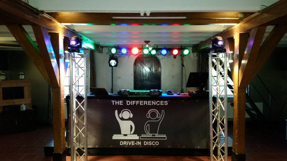 Muziek van The Differences drive-in disco impressie 