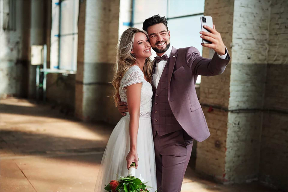 Trouwjurk passen bij Turtel &amp; Täubchen Deggendorf | Hochzeitsmode zum Verlieben - Brautmoden Concept Store Niederbayern