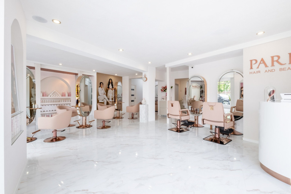Bruidskapsel door Parbella Hair and Beauty Professionals impressie 2