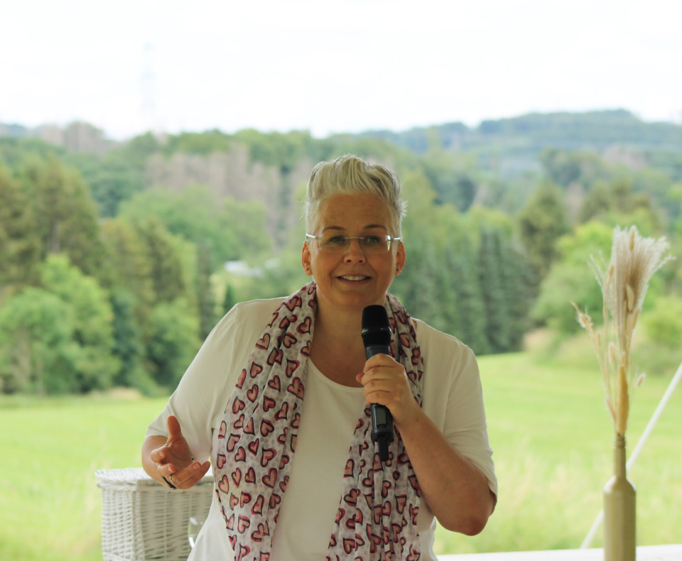 Die Glücksbotschafterin - Freie Rednerin (IHK) - Tanja Rauth