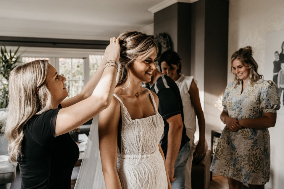 Bruidskapsel laten maken bij Salon Uniek