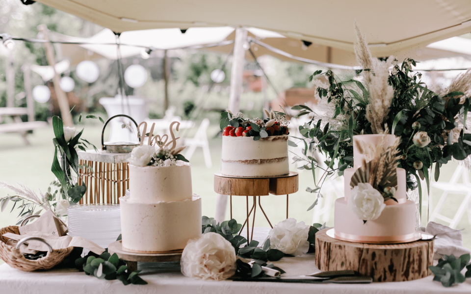 Bruidstaart van Regina&#039;s Bakery overzicht