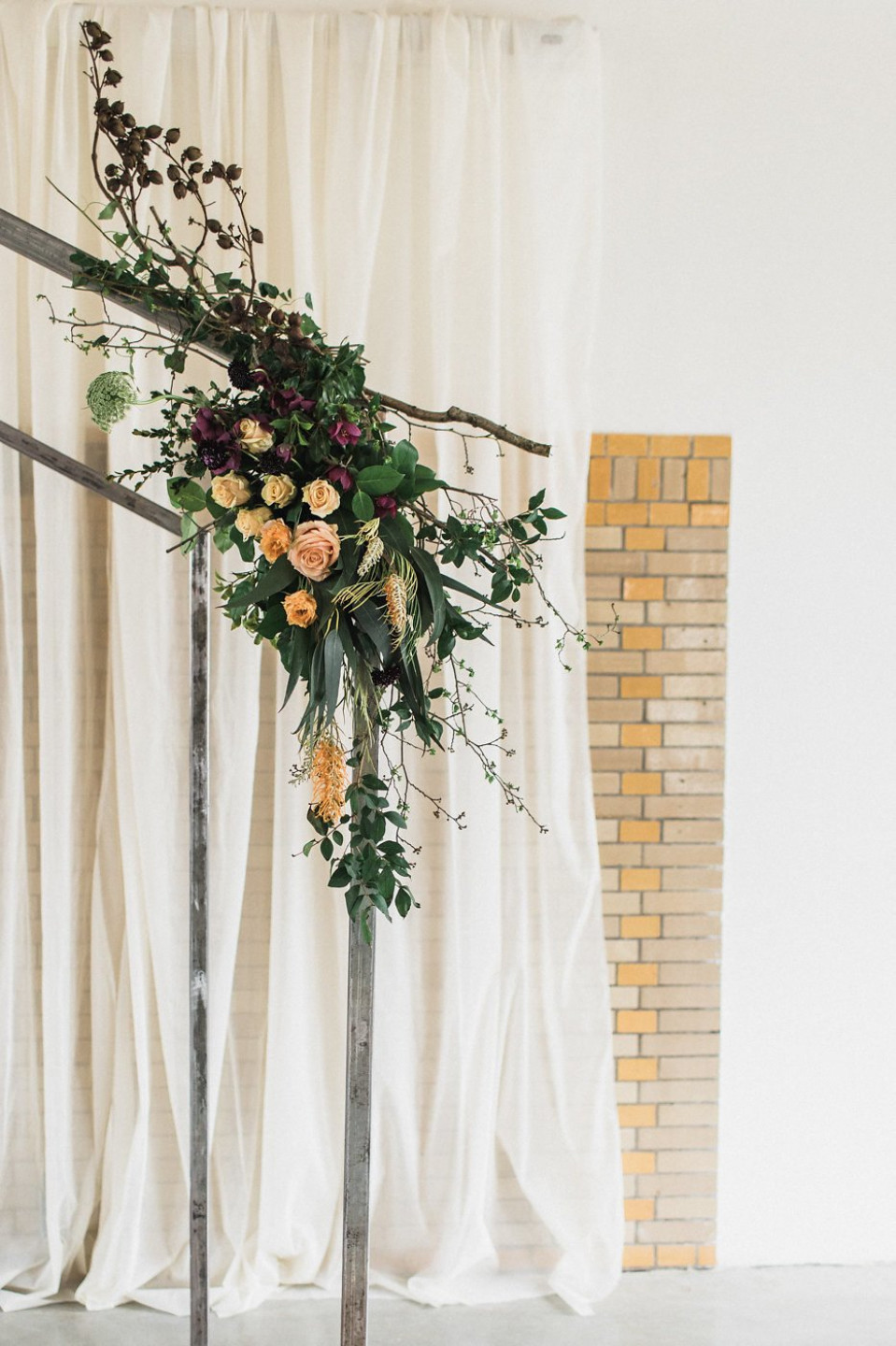 Wedding Arch Ideas: DIY and Professional Options for Every Budget and Style