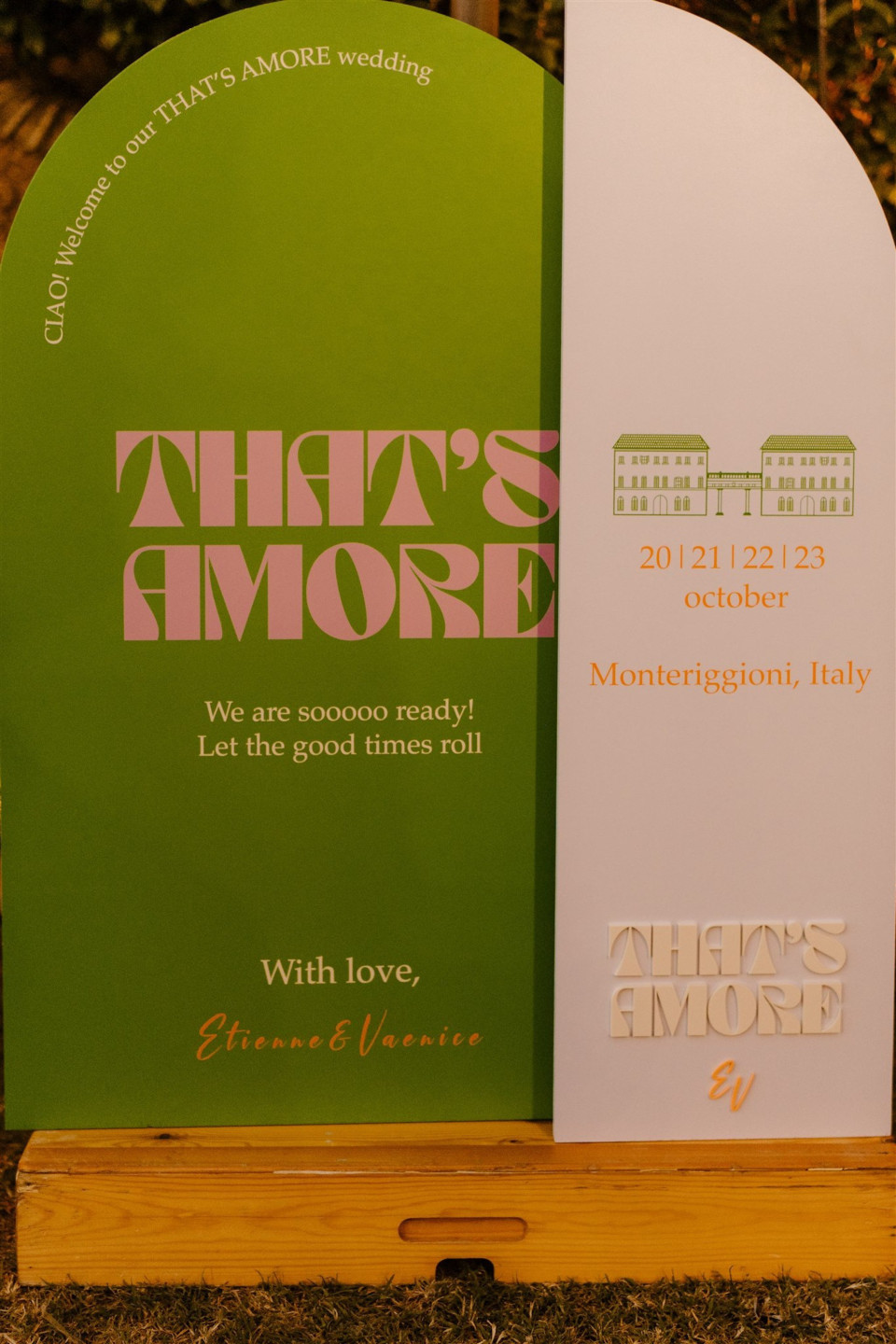 een bord dat zegt 'dat is amore'