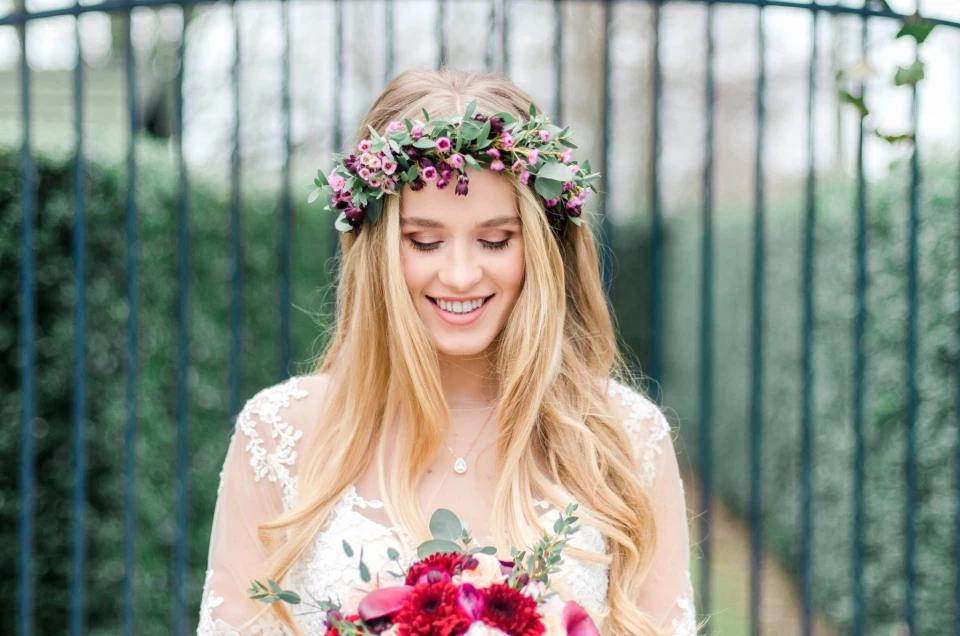 Haarschmuck für die Braut mit Blumen