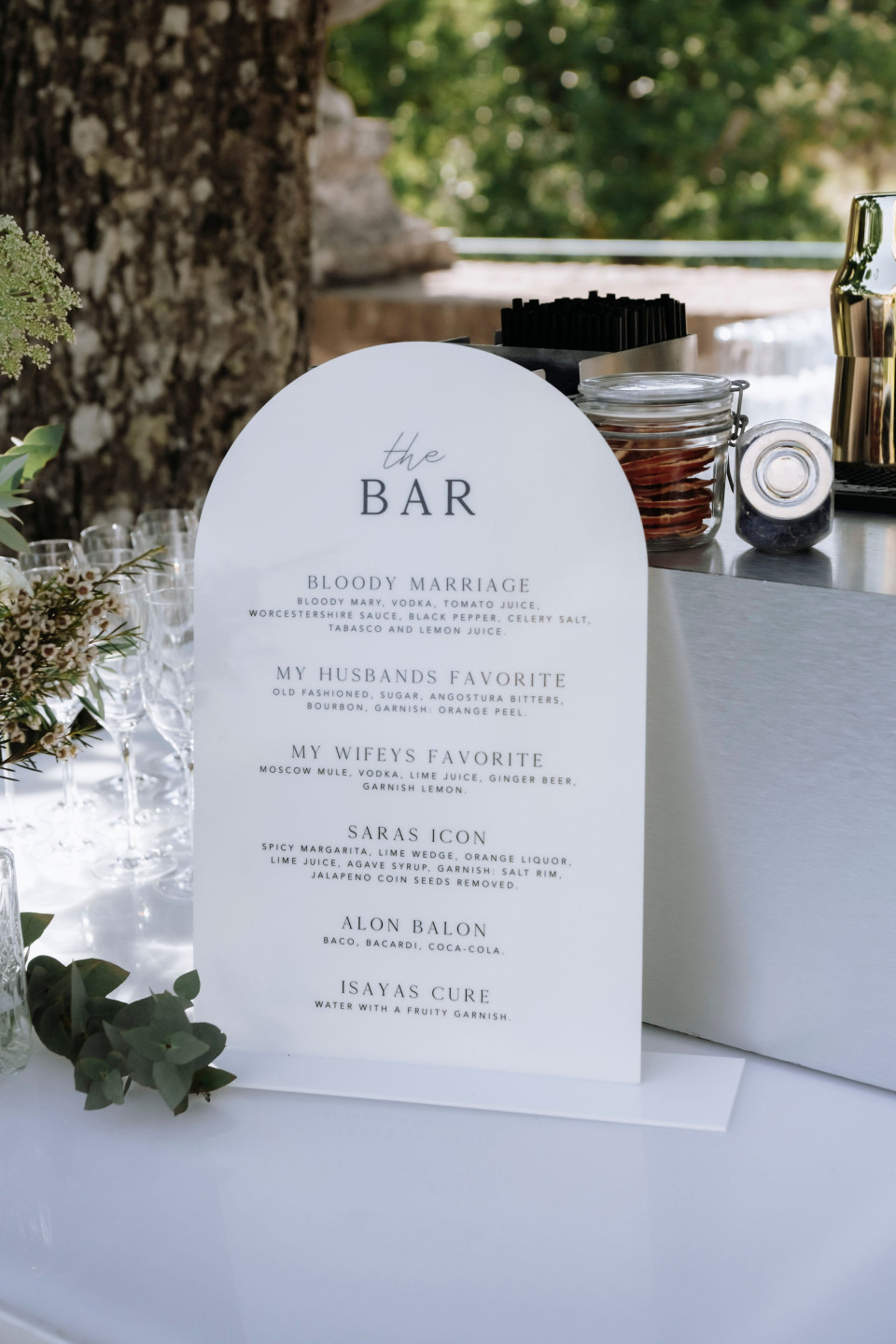 Wedding Drink Menu Design: How to Create a Beautiful Bar Sign That Helps Guests Order Faster