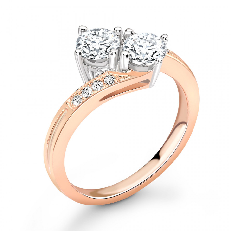 een diamanten verlovingsring met een enkele steen