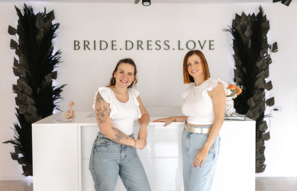 BRIDE.DRESS.LOVE