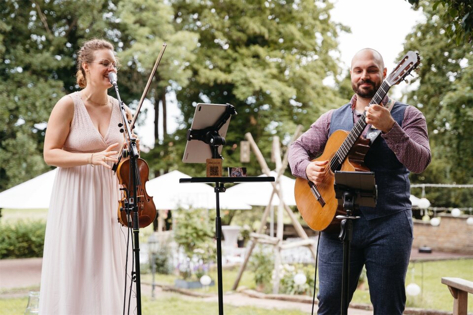 Muziek boeken bij SARAH und LUCA | Akustik Duo